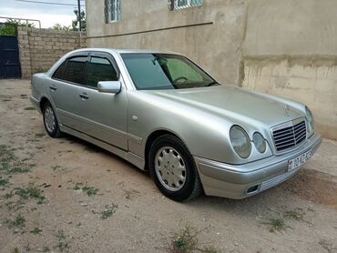 opel 1996: Mercedes-Benz E 230: 2.3 l | 1996 il Sedan