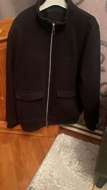 теплые мужские толстовки: Qara rəngli kişi üst geyimi – fermuarlı sviter/jaket. - Yarımboğaz lalafo.az -da теплые мужские толстовки: Qara rəngli kişi üst geyimi – fermuarlı sviter/jaket. - Yarımboğaz