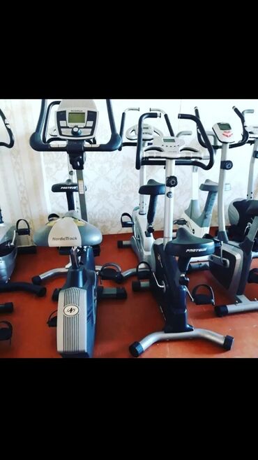 vel: Velotrenajor ela vəziyyətdə. Bir çox velotrenajor Xizək Veloxizekler