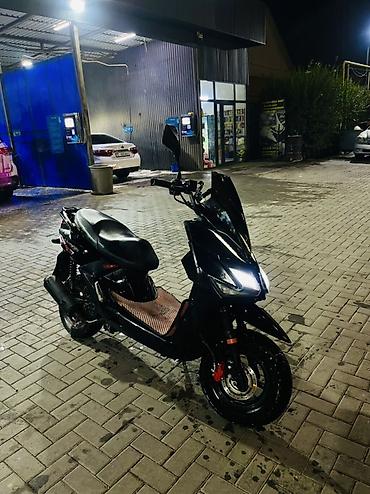 jet ski: Скутер Sparky SWT R7, черный - Кузов спортивного стиля с острыми — 1