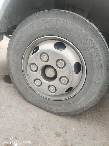 Шиналар: Шина для коммерческого транспорта Michelin X Multi 215/75 R17.5 — 3