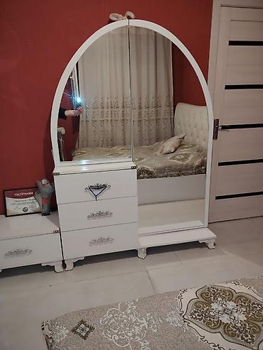 kamot mebel: Ağ rəngli yataq otağı dəsti Komplekt aşağıdakılardan ibarətdir: - — 3