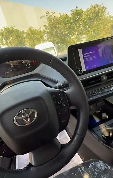 приус 10кузов: Toyota Prius: 2024 г., 2 л, Автомат, Электромобиль, Лифтбек — 3