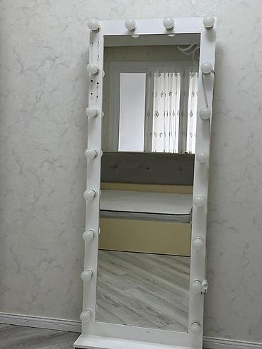 Güzgülər: Güzgü Döşəmə üstü, Düzbucaqlı, Makiyaj üçün, Arxa işıqlı — 1