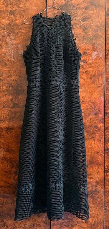 Ziyafət donları: Bu geyim qadınlar üçün nəzərdə tutulmuş müxtəlif üslublu iki paltardan -da lalafo.az — 16 Ziyafət donları: Bu geyim qadınlar üçün nəzərdə tutulmuş müxtəlif üslublu iki paltardan — 16