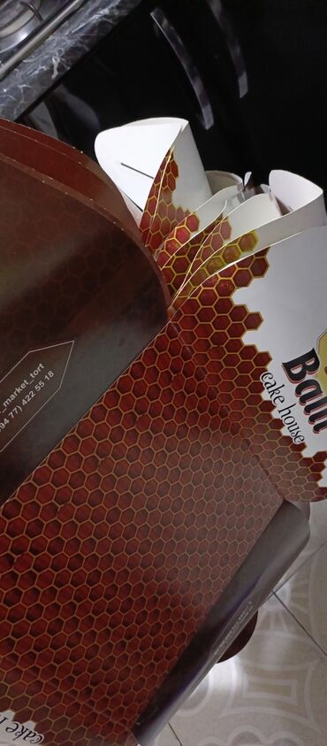 Tortlar: Tort qutuları. Şirniyyatlar. Tortlar. 1-ədədi 1azn 10 ədəd — 9