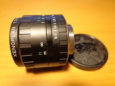 прожектор для кино: Объектив Schneider XENOPLAN 1.7/17 мм c-крепление объектива для 16 мм