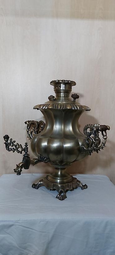 somavar: Rus klassik üslubunda böyük ölçülü mis/bronza samovar. Xüsusiyyətlər — 2
