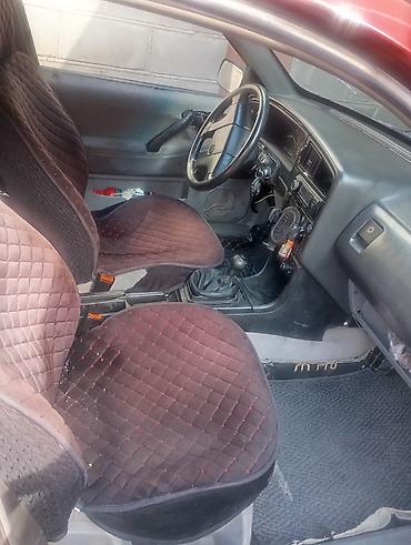 Продажа авто: Volkswagen Passat: 1992 г., 1.8 л, Механика, Бензин, Седан — 4