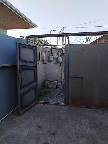 bina az kohnə tikili 2 otaq: 55 kv. m, 2 otaqlı, Qaz, İşıq, Su — 2