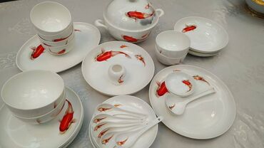 Наборы посуды: Продаются сервисы, первый комплект на 12 персон, производство фирмы — 3