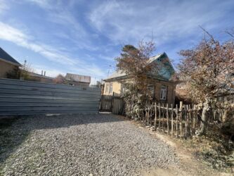 дом кокжар: Дом, 1 м², 2 комнаты, Старый ремонт