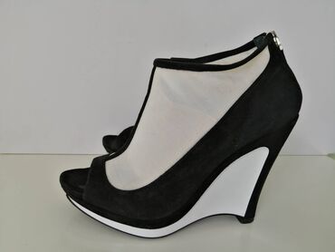 Women's Footwear: Παπούτσια Fendi. Αυθεντικός. Καλή κατάσταση. Μέγεθος 38, πάτος 25 cm