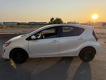 corolla 2016: Toyota Aqua: 2016 г., 1.5 л, Вариатор, Гибрид, Хэтчбэк — 3