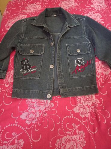 Koftalar, sviterlər: Geyimlerin tep tezesi de var icərisində bir iki defe geyilmişi de gül — 13