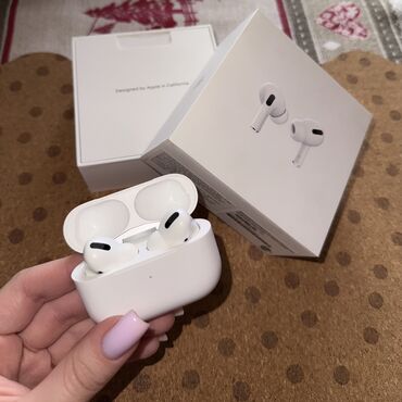 кейс от airpods pro: Продаю кейс (без наушников) от AirPods Pro 1 поколения (оригинал)