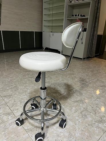 qusar mebel: Təkərli salon taburesi – arxa dayaqlı, hündürlüyü tənzimlənən — 2