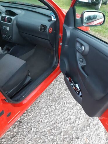 Opel: Auto u dobrom stanju. Skoro zamenjene sve 4 zimske gume i akumulator — 12