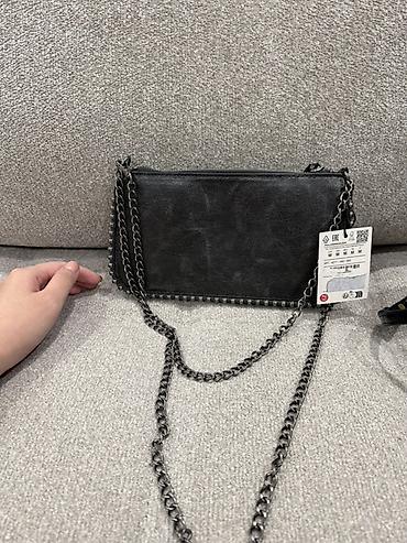 pull and: Сумка-клатч Pull&Bear на цепочке, черная - Формат: компактная — 2