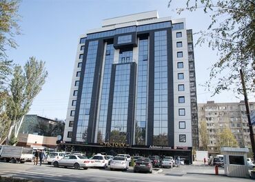 Офисы: Сдаю Офис, 80 м², В бизнес центре, 1 линия, С отдельной кухней, С отдельным входом
