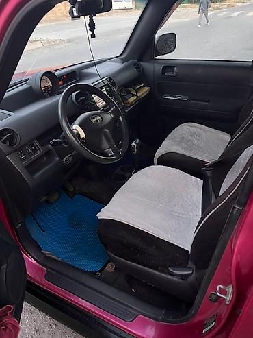 мятины: Представлен автомобиль Toyota bB, отличающийся футуристическим — 5