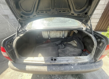 Audi: Audi 100: 1994 г., 2.3 л, Механика, Газ — 3