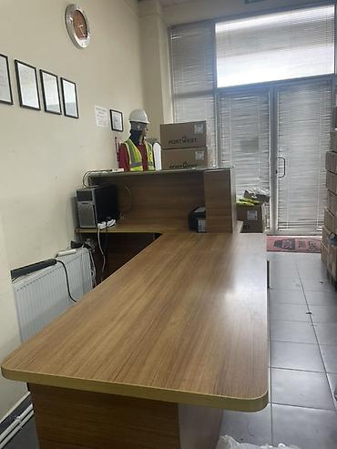 telefon stolu: Mebel: Resepsiyon/ofis qarşılanma masası Xüsusiyyətlər: - Material — 1