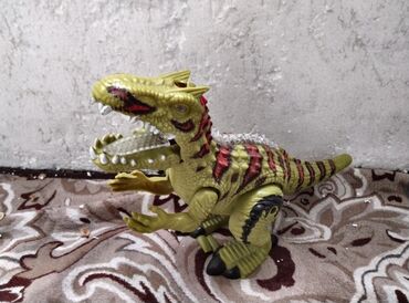 надувной костюм динозавра: Игрушка динозавр (без батареек)