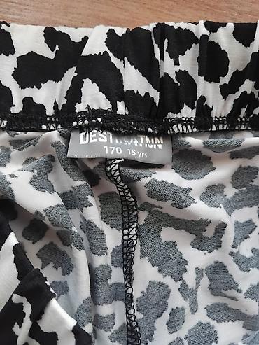 40 dp: Lagane zenske pantalone,lastiš u struku, odgovaraju S veličini — 3