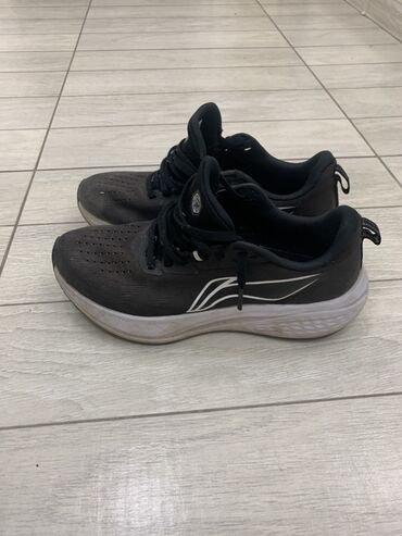 li ning зимние кроссовки: Кроссовки, 37, Б/у, цвет - Черный, Самовывоз