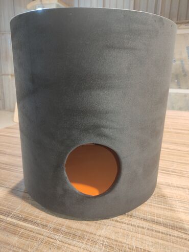 Yuvalar: Yuvarlaq dizaynlı, üzərində dəstəyi olan portativ pişik/kiçik heyvan — 10