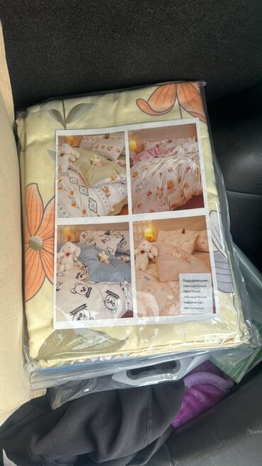 Комплекты постельного белья: Комплекты постельного белья (несколько расцветок) 1.5 спалки и 2х — 4