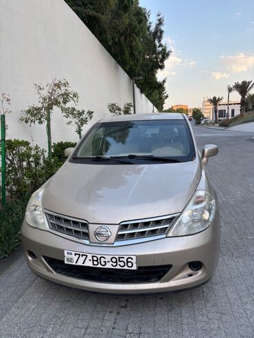 Nissan: Nissan Tiida: 1.6 l | 2012 il Hetçbek