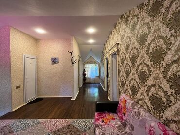 Günlük kirayə evlər: 130 kv. m, 3 otaqlı — 6