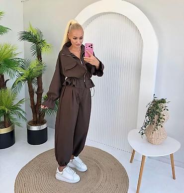 Ženski komplet jakna + balon pantalone, novo, u fabričkom pakovanju na lalafo.rs Ženski komplet jakna + balon pantalone, novo, u fabričkom pakovanju