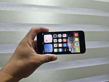 Apple iPhone: IPhone SE, Б/у, 64 ГБ, Белый, Защитное стекло, 76 % — 14