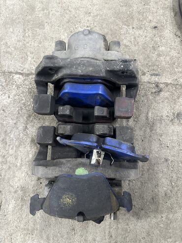 Другие детали ходовой части: BMW E39 •тормоз.диски 2.5 в отличном состоянии 4.500 за пару •суппорта — 3