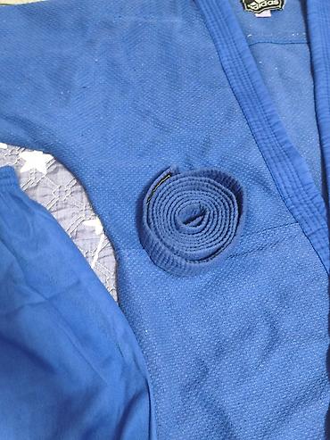 İdman formaları: Məhsul: Adidas mavi cüdo kimono dəsti Tərkib: - Jaket (yuxarı hissə) — 6