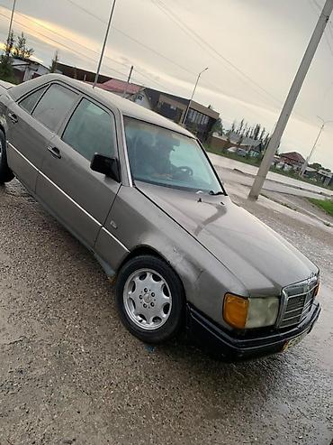 Унаа: Mercedes-Benz W124: 1992 г., 2 л, Кол менен иштөөчү, Бензин, Седан — 6
