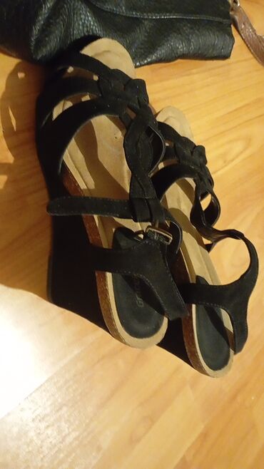 bele ravne sandale: Sandals, 39