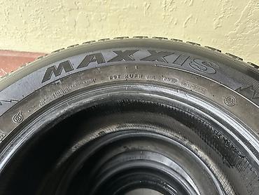 Шины: Шины 235 / 65 / R 17, Зима, Б/у, Комплект, Внедорожные (АТ/МТ), Китай, Maxxis — 4
