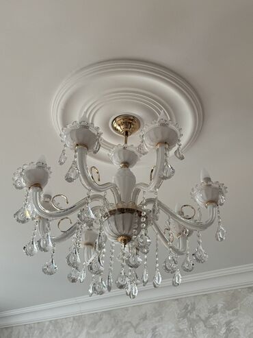 Xalçalar: Çılçıraq, 8 lampa, Şüşə