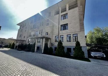 квартира в бишкек парке: 6 комнат, 362 м², Индивидуалка, 3 этаж, ПСО (под самоотделку)