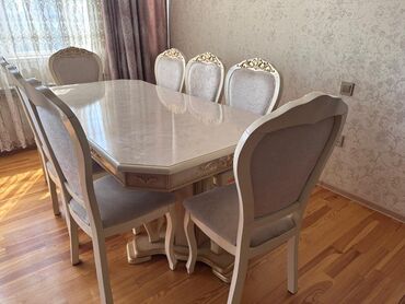 Sifarişlə divanlar: Qonaq otağı üçün, İşlənmiş, 8 stul
