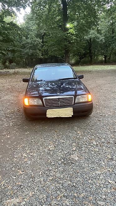 benzinli moped: Mercedes-Benz 220: 2.2 l | 1995 il Sedan — 1