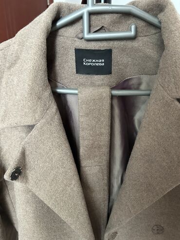 пальто 50: Пальто деми, б/ у, светло- коричневого цвета состояние хорошее, на