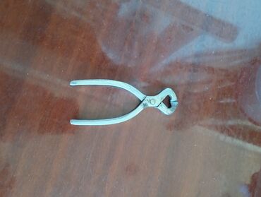 Qrafinlər və səhənglər: Şüşə — 12