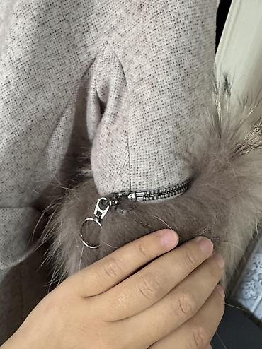 moda larissa palto: Пальто LORETA с меховой отделкой - Цвет: светло-серый меланж - Фасон — 3