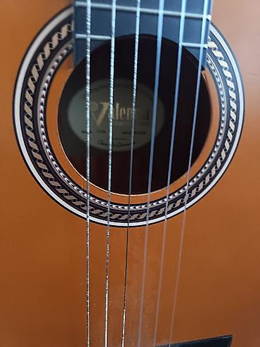 saatli: Klassik gitara, İşlənmiş, Ünvandan götürmə, Ödənişli çatdırılma — 2