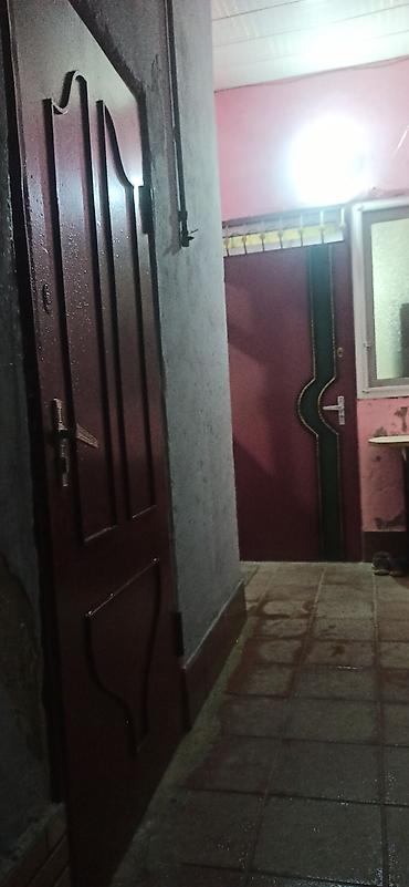 ev: Kirayə – 1 otaqlı ayrı girişli həyət evi - 1 otaq, mətbəx, dəhliz - — 3